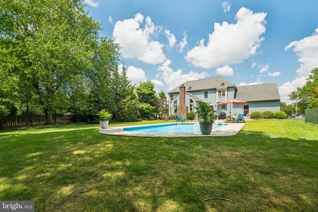 25 PERIWINKLE DR, Mount Laurel, NJ 08054