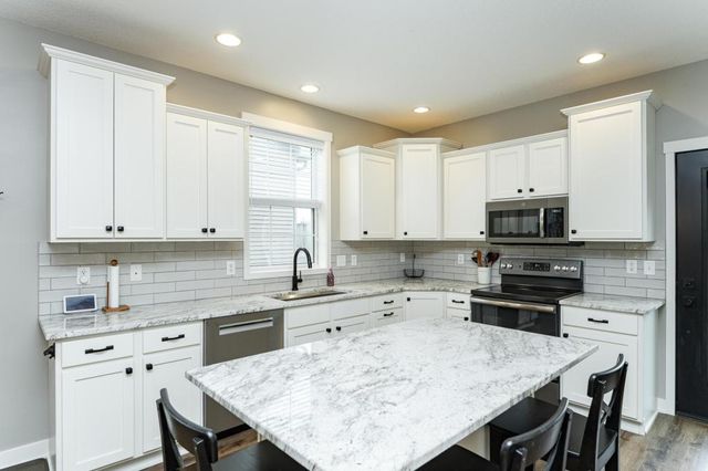 1411 Century Point Lane NE, Rochester, MN 55906