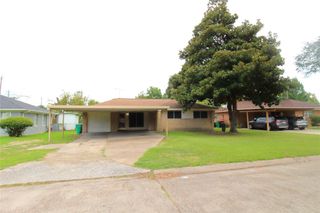 402 Chandler Drive, Baytown, TX 77521