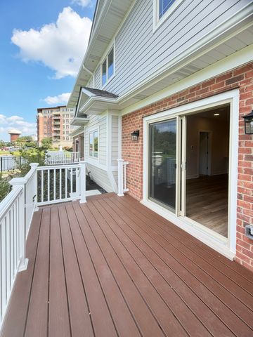 110 Lily Lane, Wheeling, IL 60090