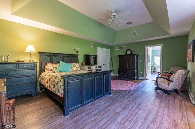 4260 Farmersville Ct, Pennsylvania, PA 18045