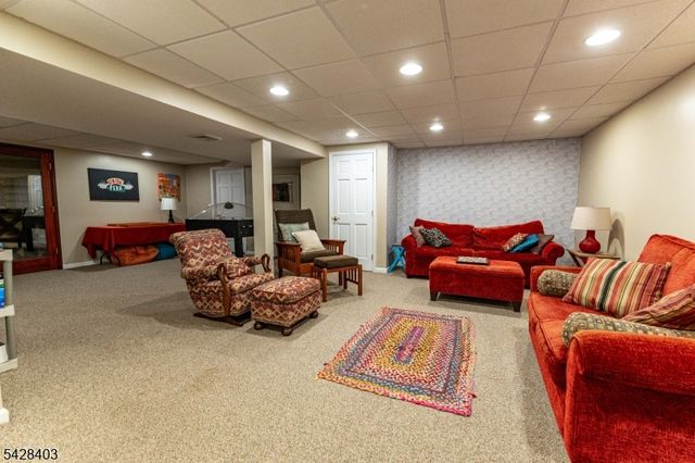 4260 Farmersville Ct, Pennsylvania, PA 18045
