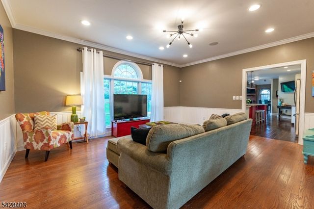 4260 Farmersville Ct, Pennsylvania, PA 18045