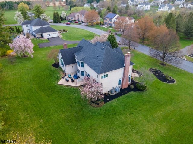 4260 Farmersville Ct, Pennsylvania, PA 18045