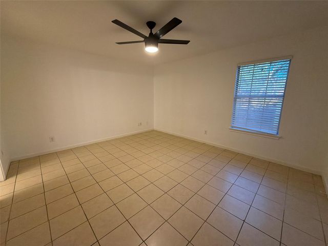 103 N Mockingbird CIR, Cedar Creek, TX 78612