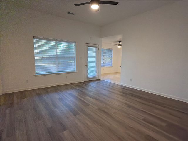 103 N Mockingbird CIR, Cedar Creek, TX 78612