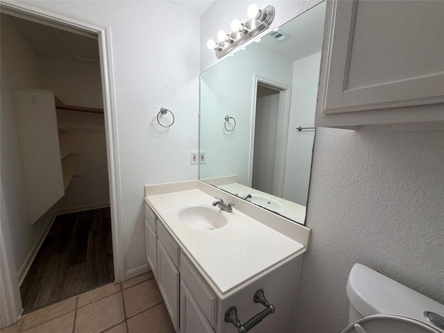103 N Mockingbird CIR, Cedar Creek, TX 78612