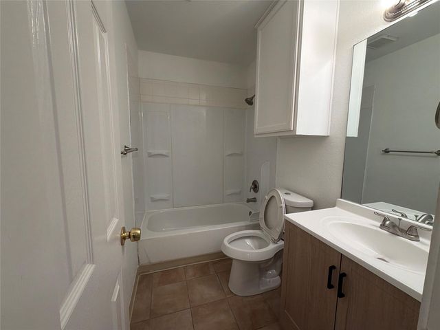 103 N Mockingbird CIR, Cedar Creek, TX 78612