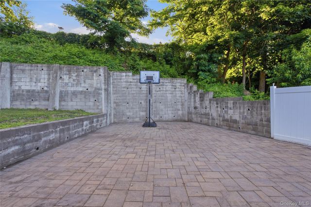 3 Hardy Place, Yonkers, NY 10703
