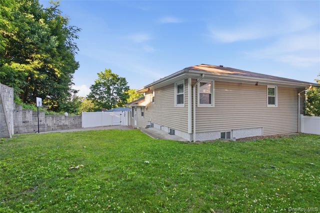 3 Hardy Place, Yonkers, NY 10703