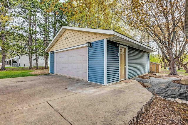 39333 Everett Avenue, North Branch, MN 55056