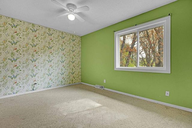 39333 Everett Avenue, North Branch, MN 55056