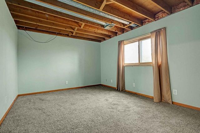 39333 Everett Avenue, North Branch, MN 55056