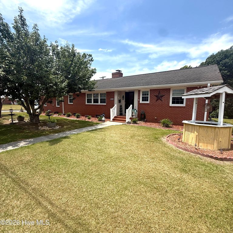 101 Carolina Avenue, Hertford, NC 27944