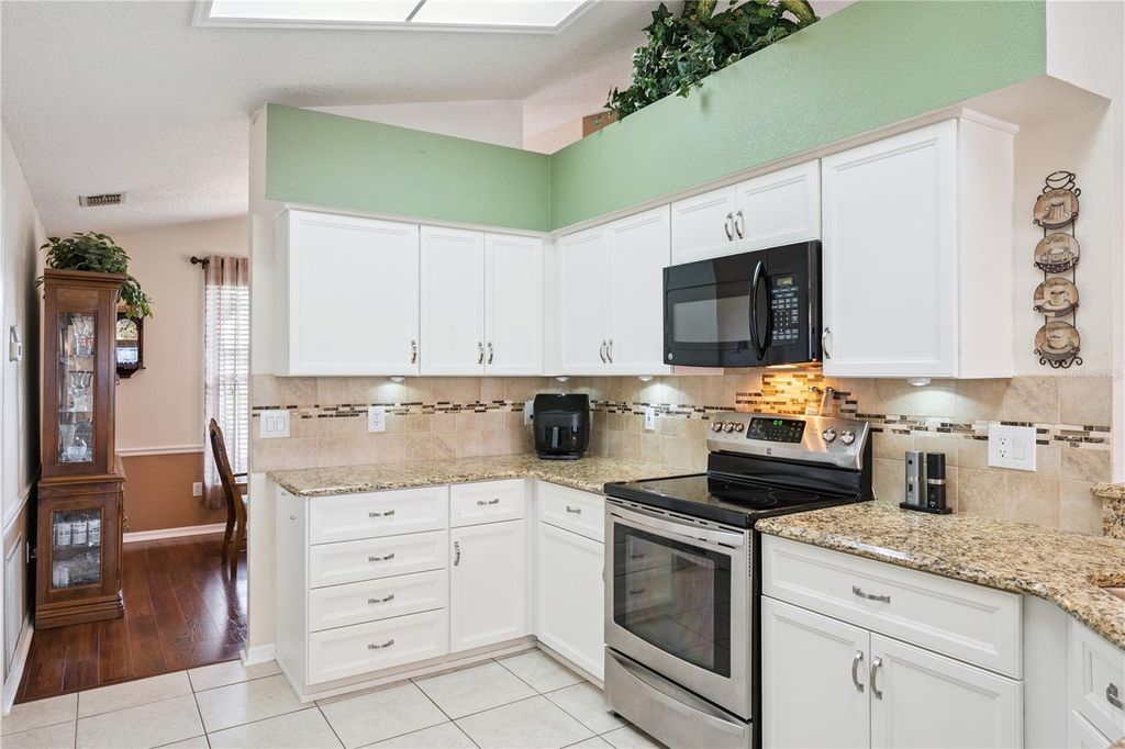 Image 13 of property listing at 3828 BROOKMYRA DRIVE, Orlando, FL 32837