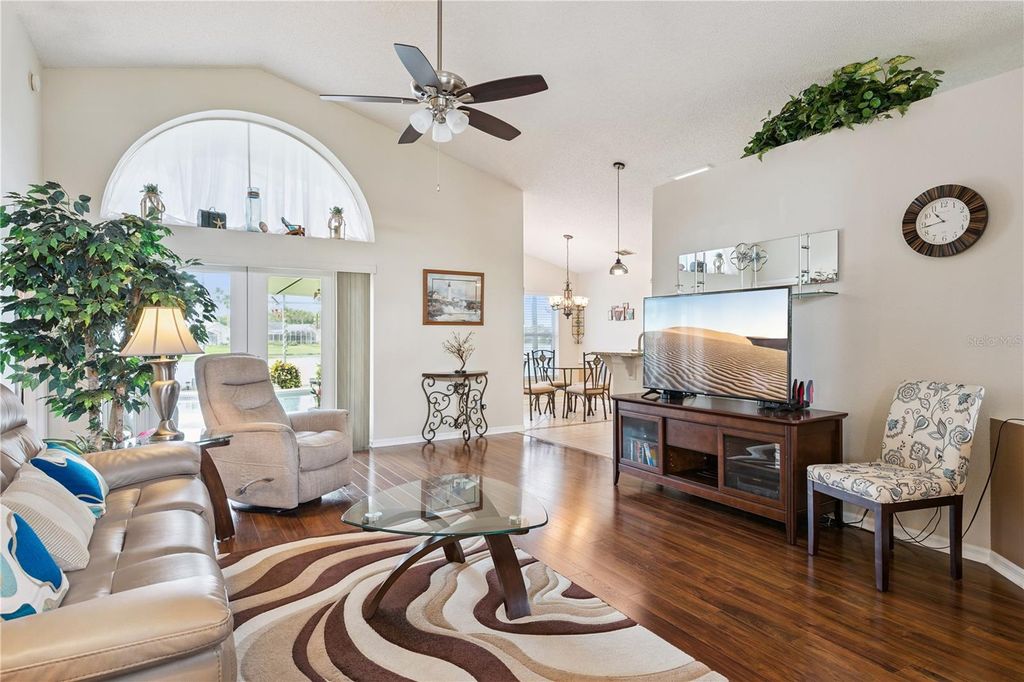 Image 4 of property listing at 3828 BROOKMYRA DRIVE, Orlando, FL 32837