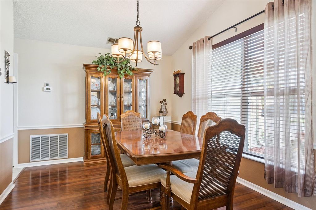 Image 10 of property listing at 3828 BROOKMYRA DRIVE, Orlando, FL 32837