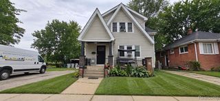 556 E Muir Avenue, Hazel Park, MI 48030