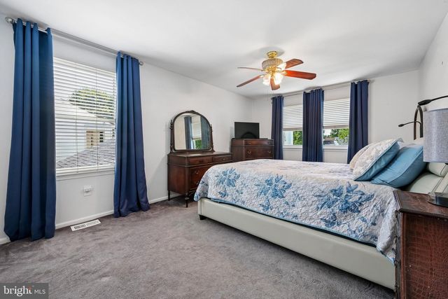 205 BRECKENRIDGE DR, Sicklerville, NJ 08081