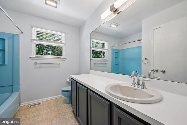 205 BRECKENRIDGE DR, Sicklerville, NJ 08081