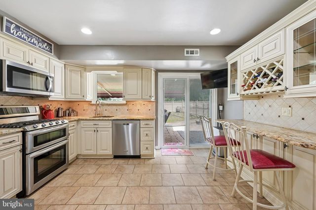 205 BRECKENRIDGE DR, Sicklerville, NJ 08081