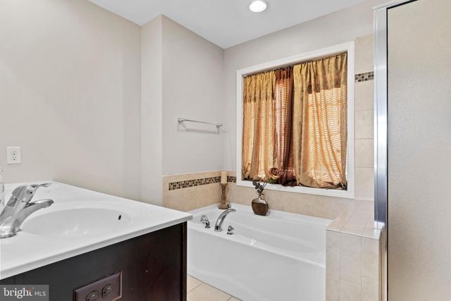 6 BELLA VISTA DRIVE, Mechanicsburg, PA 17050