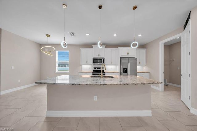 838 NW 2nd ST, Cape Coral, FL 33993