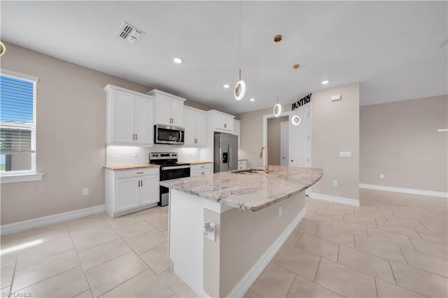 838 NW 2nd ST, Cape Coral, FL 33993