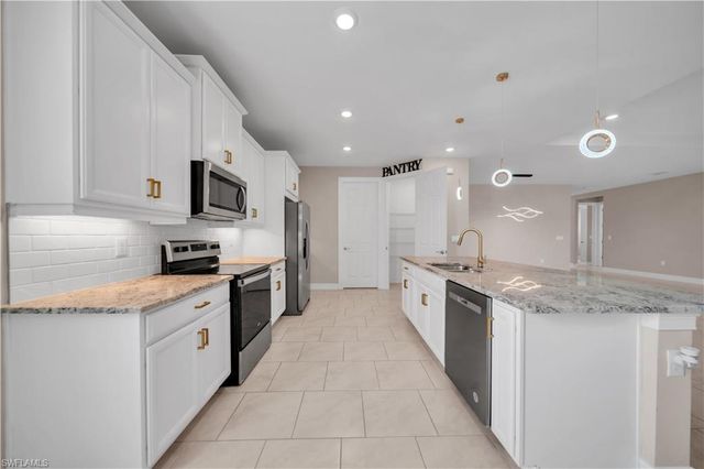 838 NW 2nd ST, Cape Coral, FL 33993