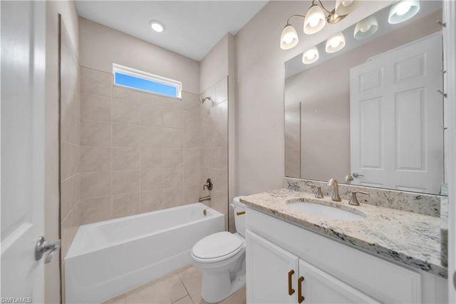 838 NW 2nd ST, Cape Coral, FL 33993