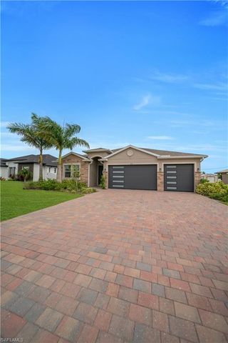 838 NW 2nd ST, Cape Coral, FL 33993