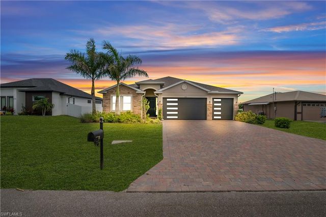838 NW 2nd ST, Cape Coral, FL 33993