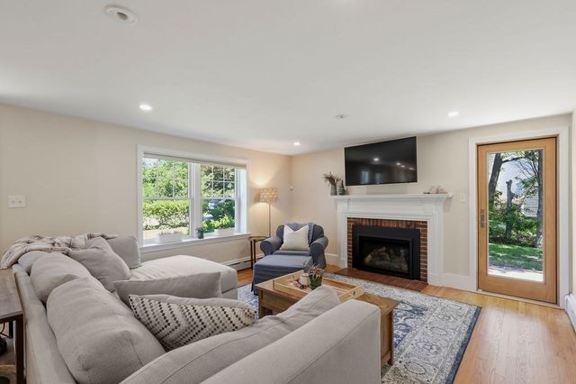 13 Center Hill Rd., Kingston, MA 02364