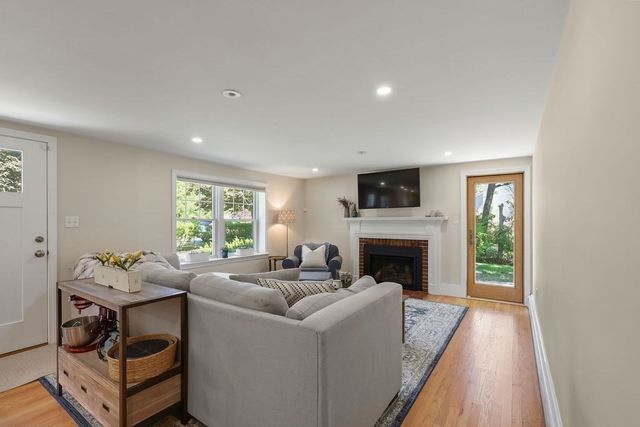 13 Center Hill Rd., Kingston, MA 02364