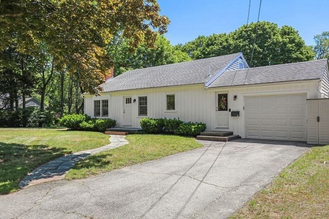 13 Center Hill Rd., Kingston, MA 02364