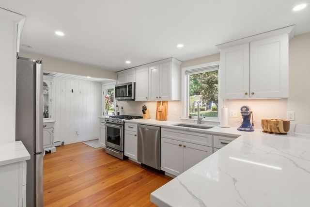 13 Center Hill Rd., Kingston, MA 02364