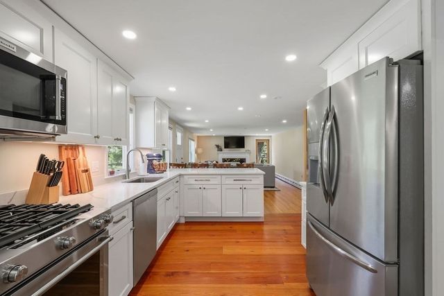 13 Center Hill Rd., Kingston, MA 02364
