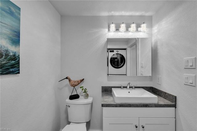 8461 Larrymore AVE, Norfolk, VA 23518