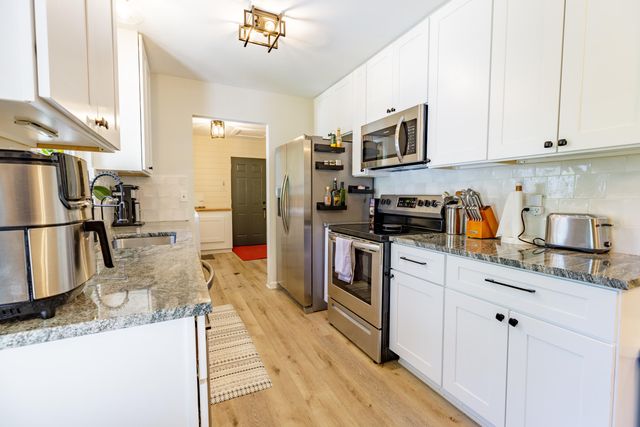 2522 Lafay Drive, West Bloomfield, MI 48324