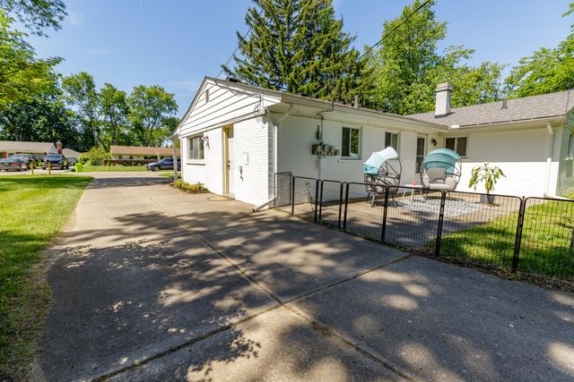2522 Lafay Drive, West Bloomfield, MI 48324