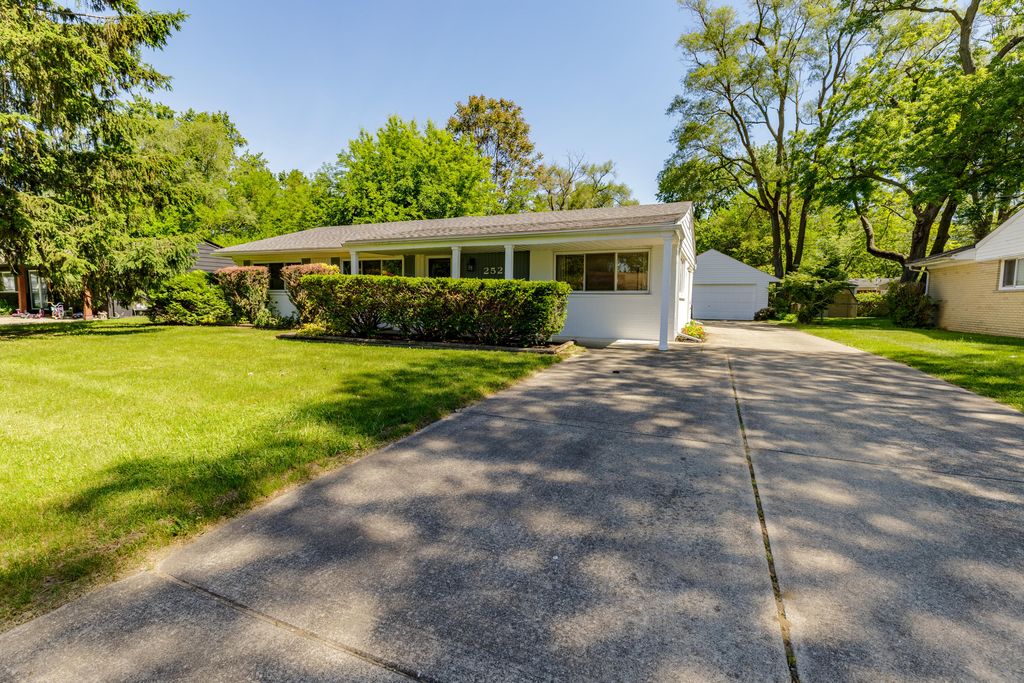 2522 Lafay Drive, West Bloomfield, MI 48324