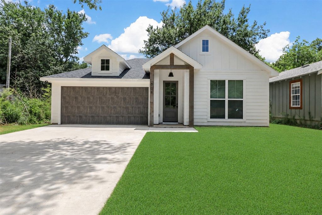 508 W Johnson Street, Denison, TX 75020