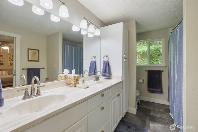 3929 Faith Place NW, Bremerton, WA 98312