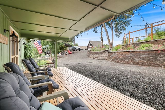 3929 Faith Place NW, Bremerton, WA 98312