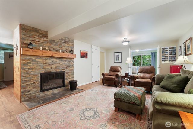 3929 Faith Place NW, Bremerton, WA 98312