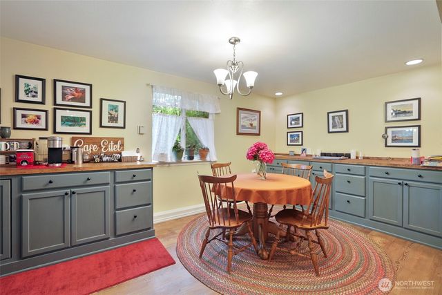 3929 Faith Place NW, Bremerton, WA 98312