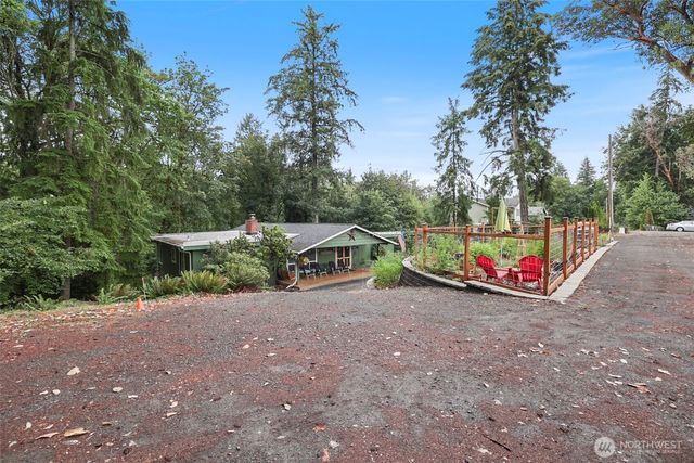 3929 Faith Place NW, Bremerton, WA 98312
