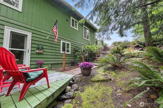 3929 Faith Place NW, Bremerton, WA 98312