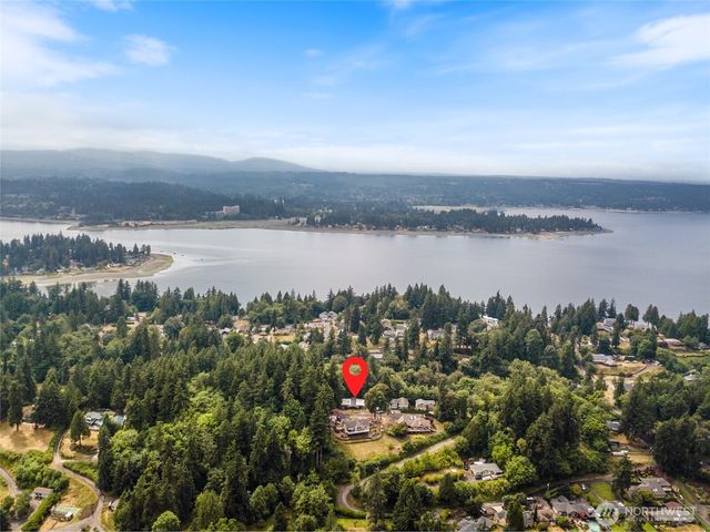 3929 Faith Place NW, Bremerton, WA 98312