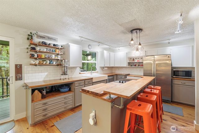 3929 Faith Place NW, Bremerton, WA 98312